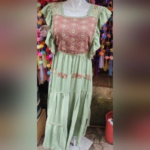 💯Handembroided dress from Chiapas,color of dress is pistachio and roseblush